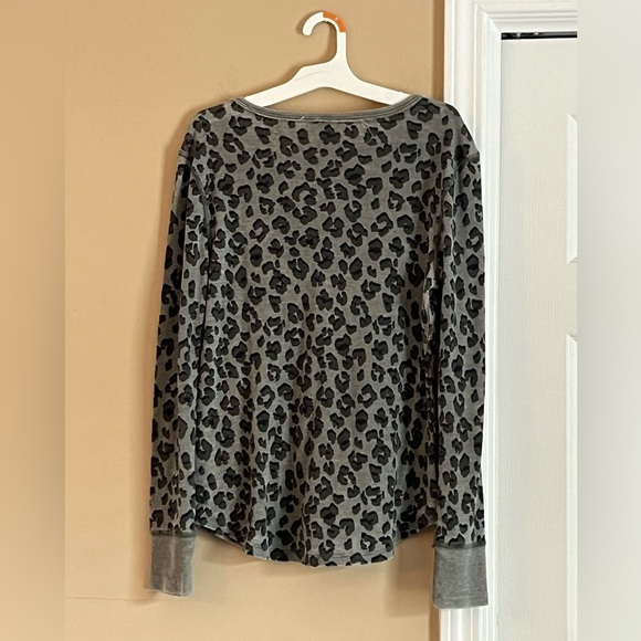 Lucky Brand Green Cheetah Print Henley Long Sleeved Shirt - Picture 2 of 3